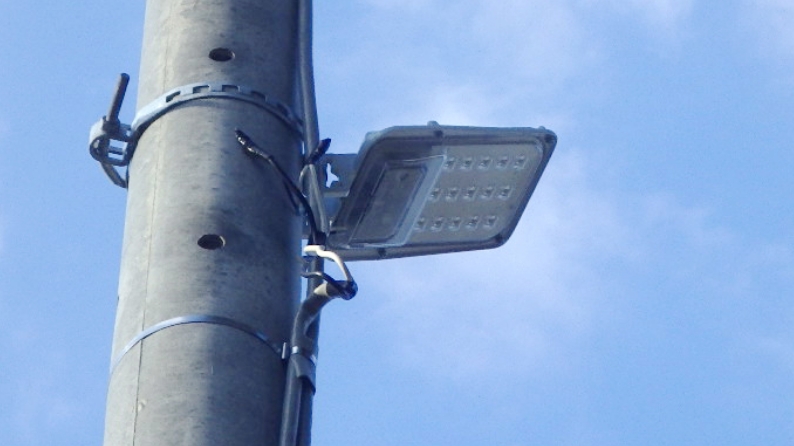 LED踏切照明施工例-JR四国管内の踏切照明灯の画像